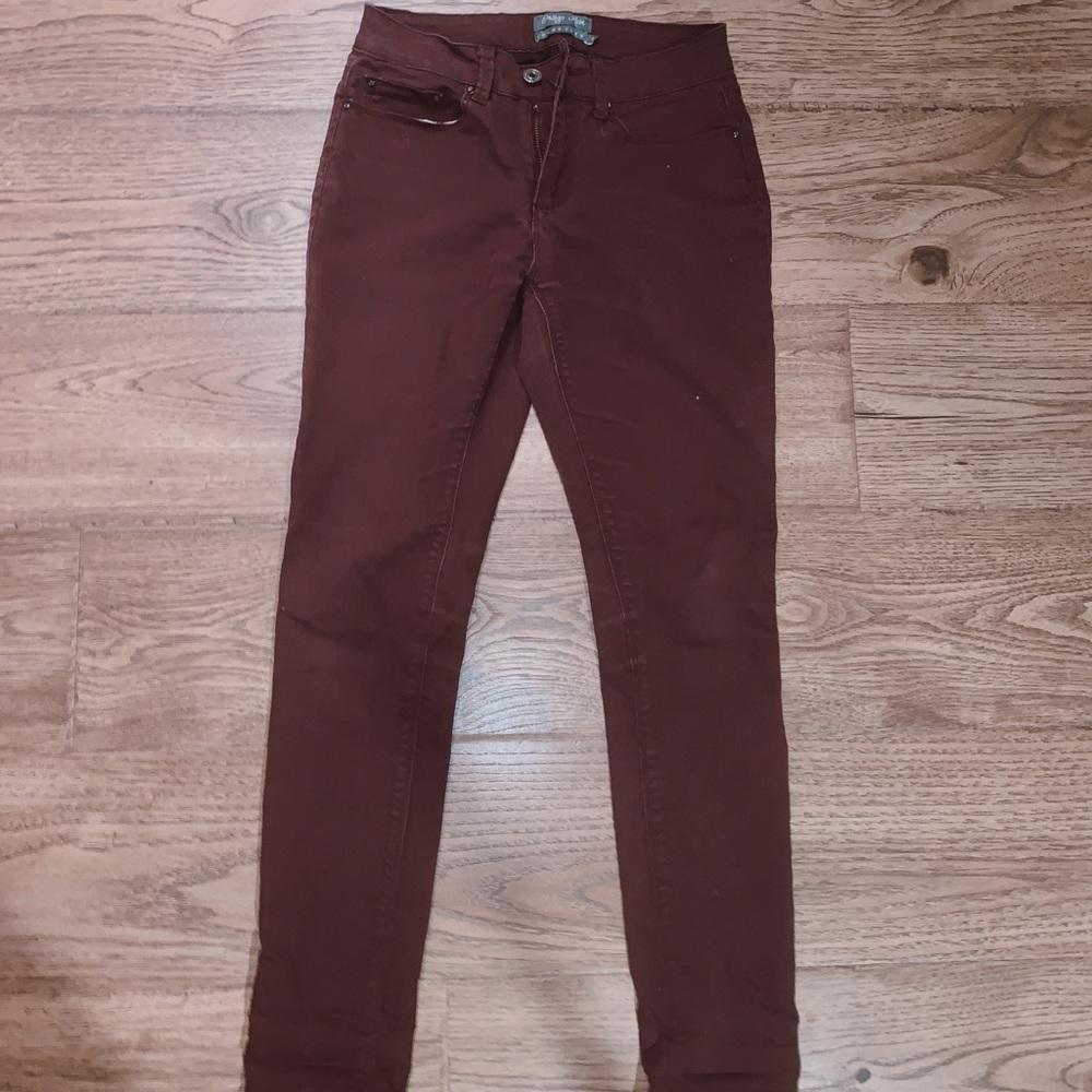 burgundy skinny jeans